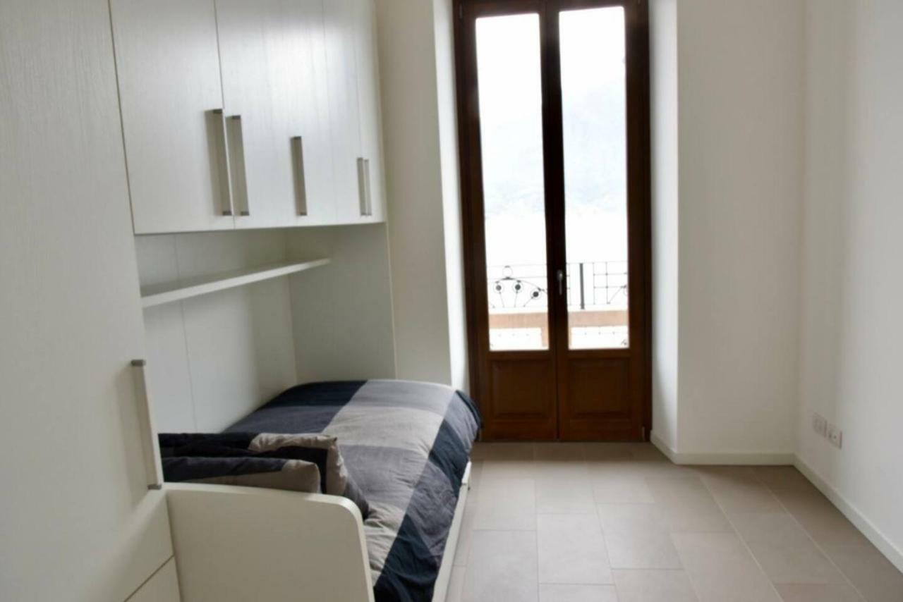 Stylish Lakefront House โลเวเร ภายนอก รูปภาพ